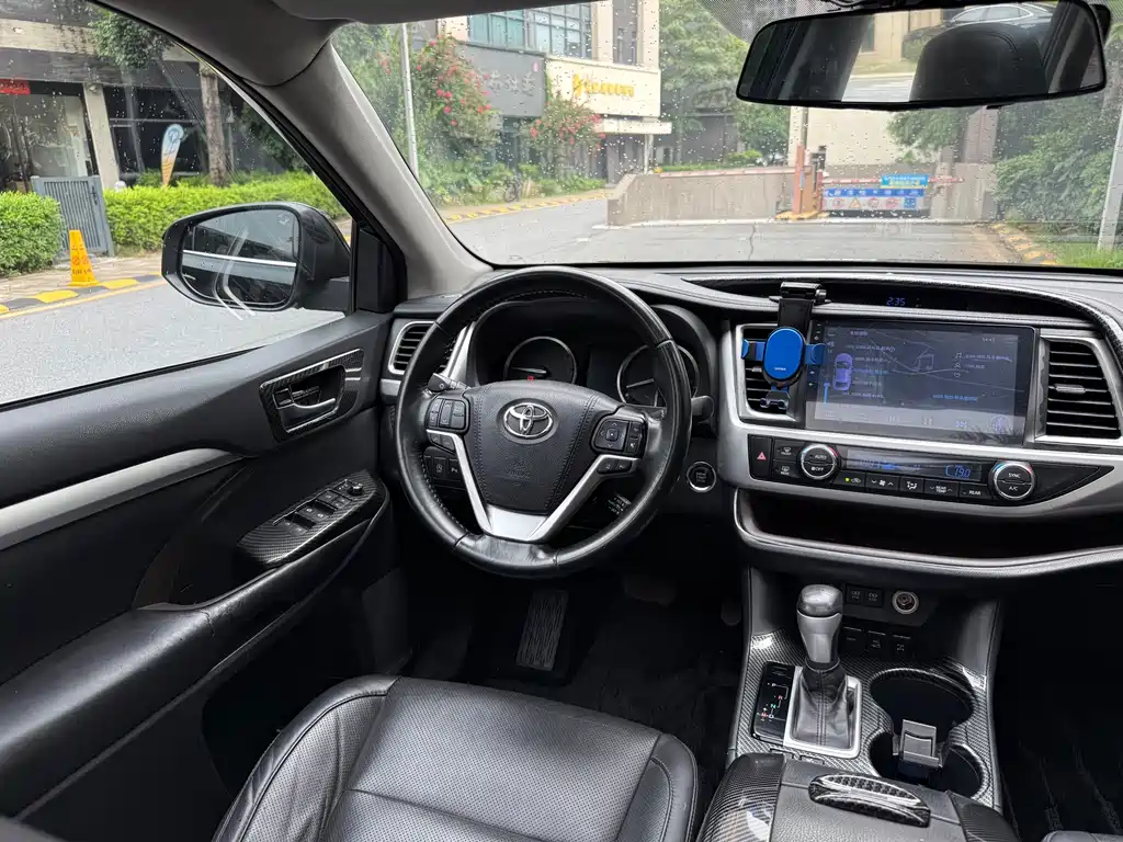 Toyota Highlander 2018 — фото 21