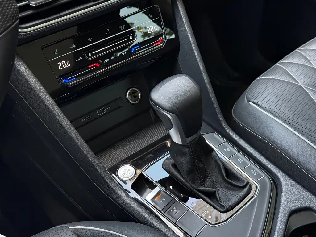 Volkswagen Tiguan L 2023 — фото 33
