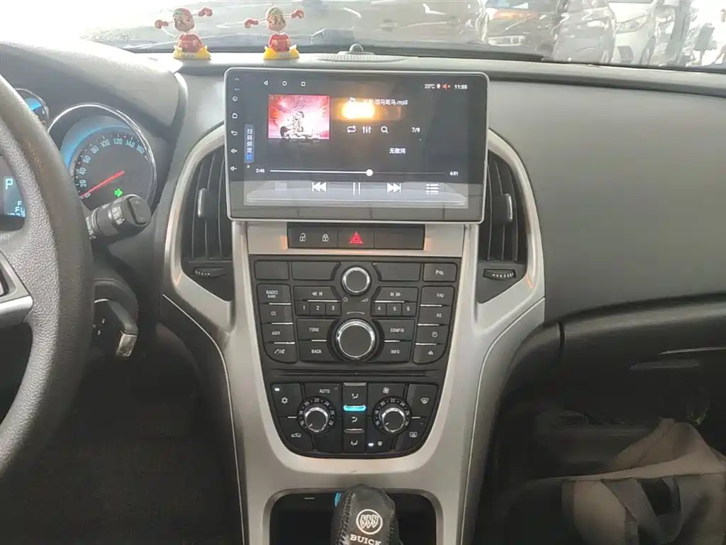 Buick Excelle 2015 — фото 13