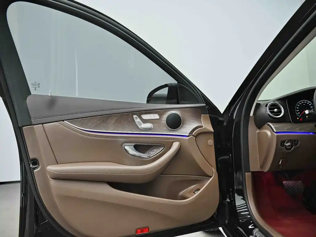 Mercedes-Benz E-Class 2022 — фото 23
