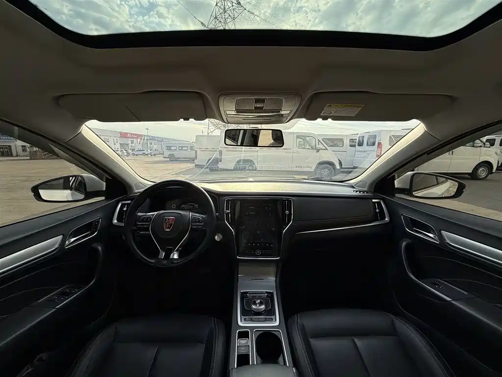 Roewe i6 New Energy 2018 — фото 11