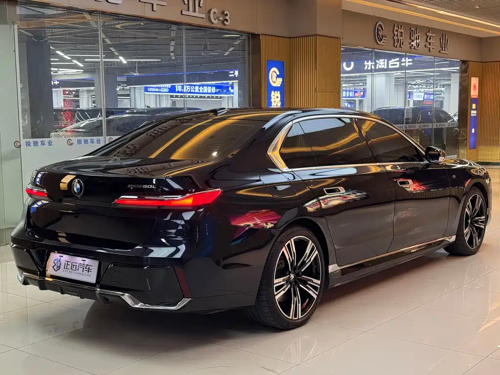 BMW i7 2023 — фото 5