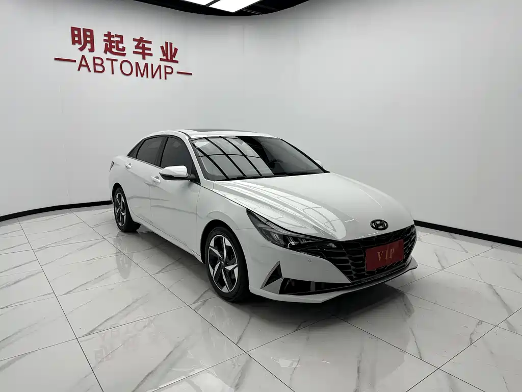 Hyundai Elantra 2022