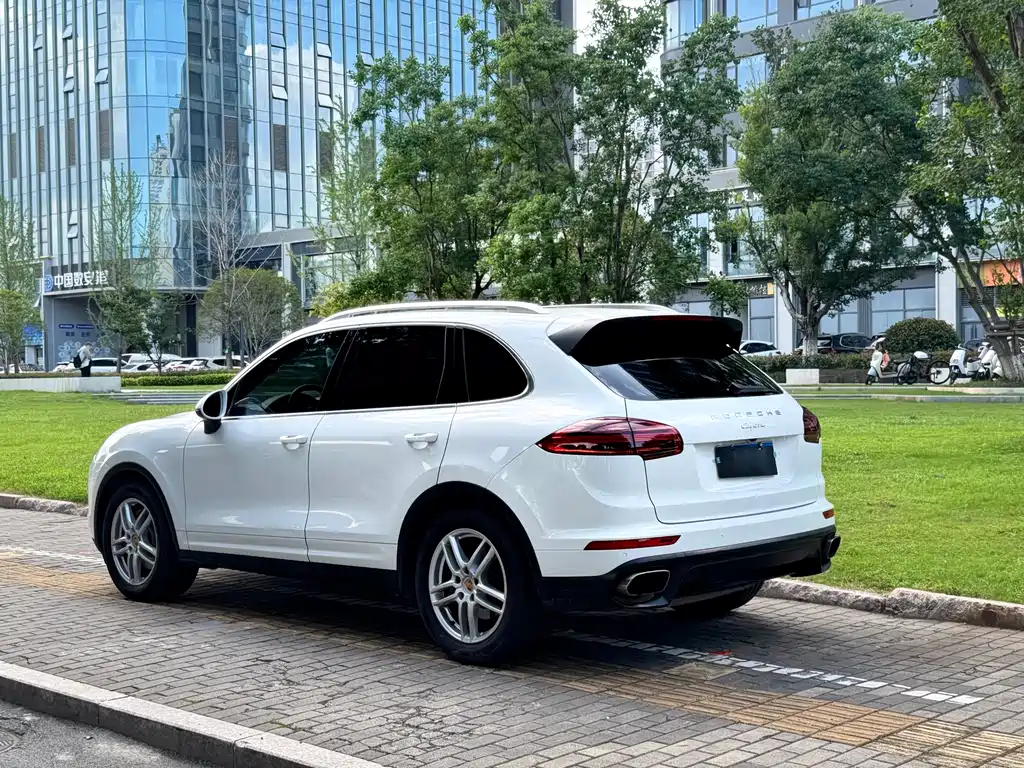Porsche Cayenne 2015 — фото 13