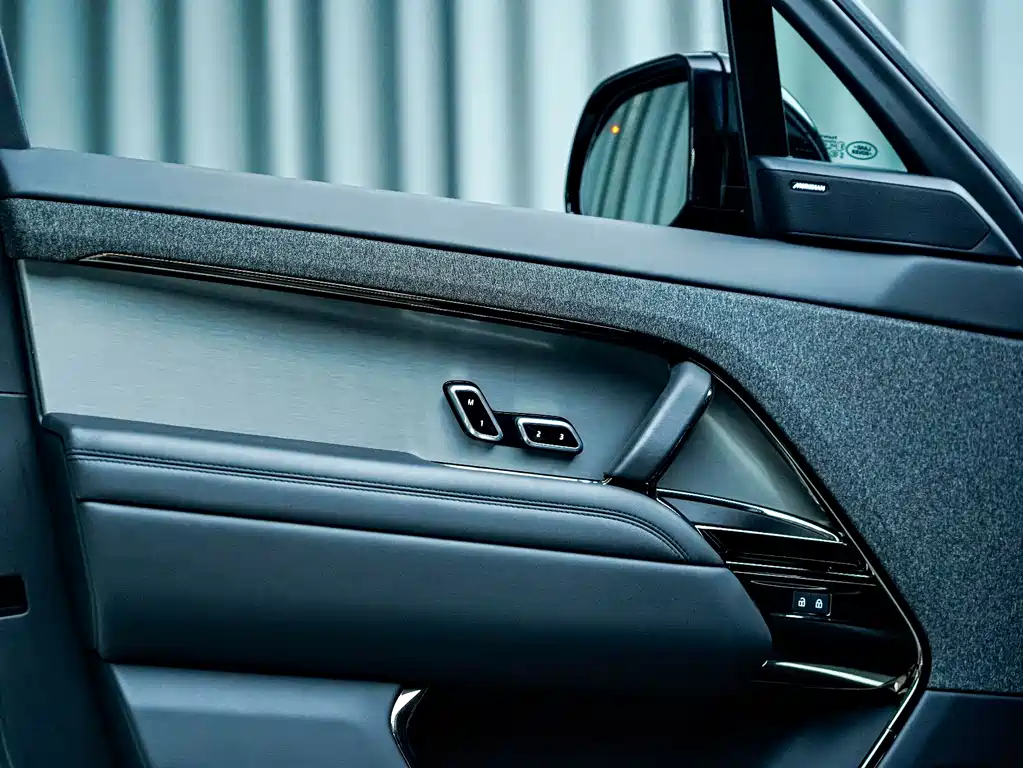 Land Rover Sport 2023 — фото 20