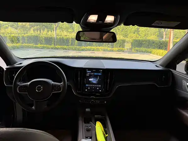 Volvo XC60 2025