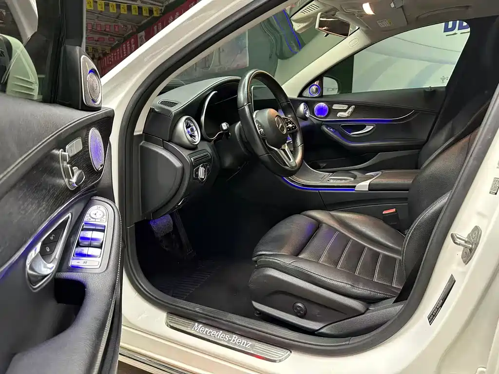 Mercedes-Benz C-Class 2019 — фото 7