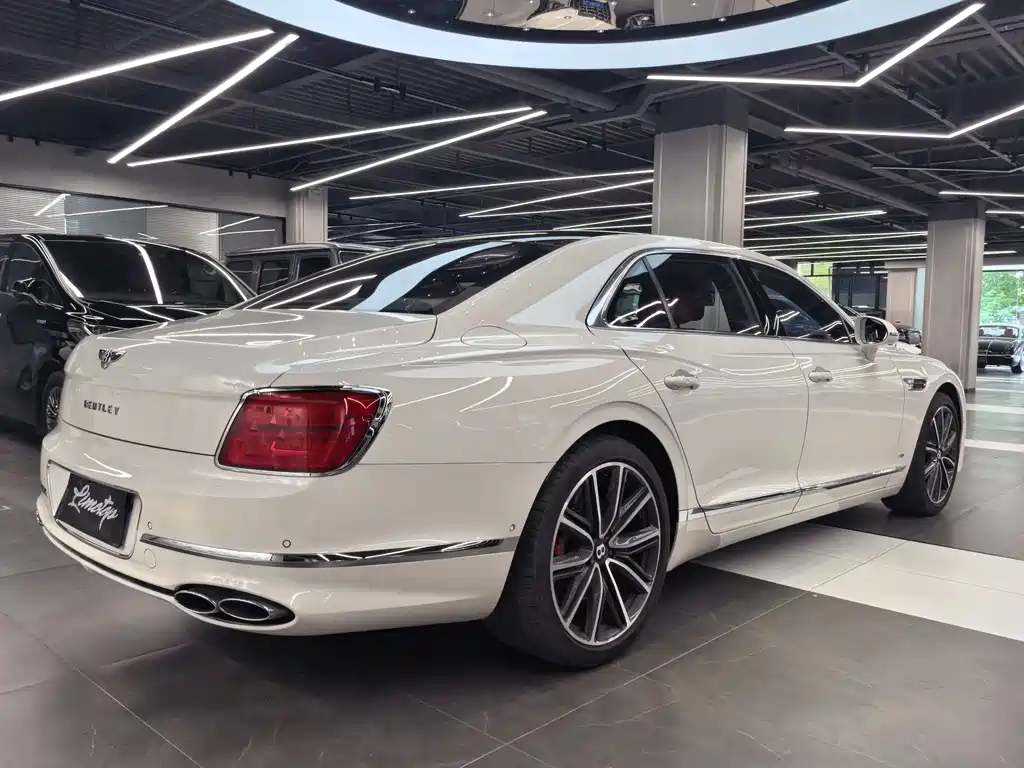 Bentley Flying Spur 2022 — фото 6