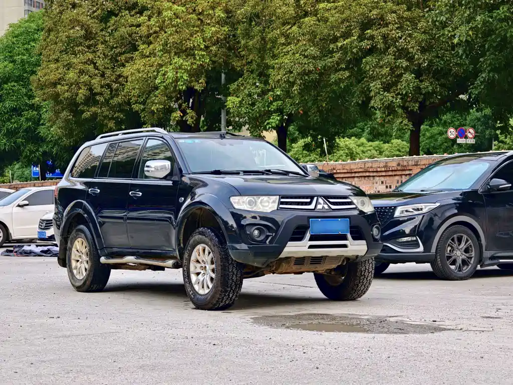 Mitsubishi Pajero Jinchang 2015 — фото 3