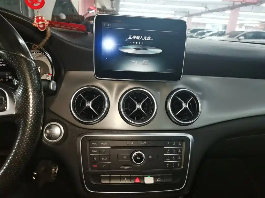 Mercedes-Benz CLA 2015 — фото 13