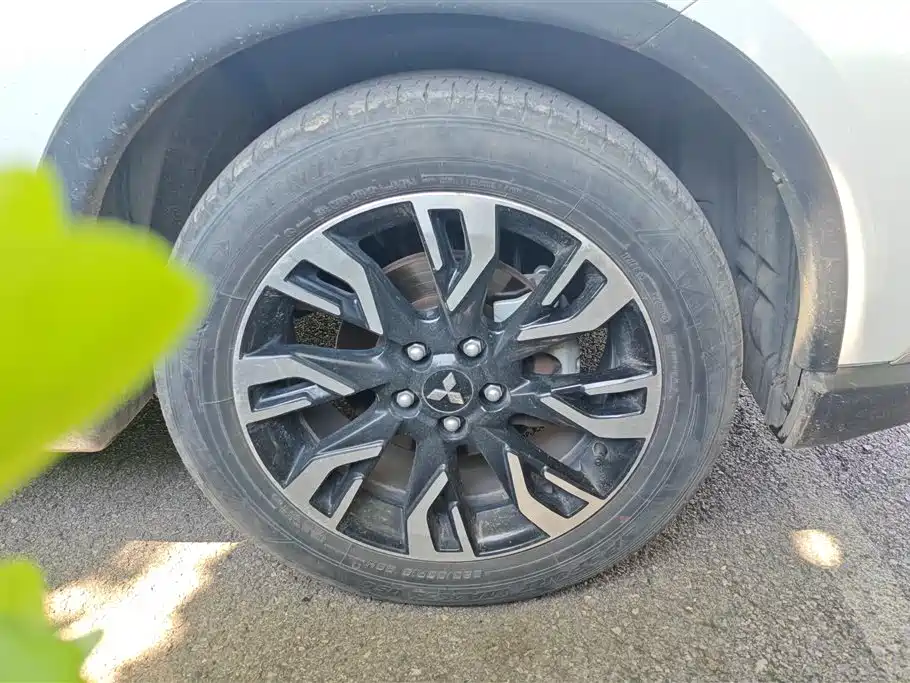 Mitsubishi Outlander 2021