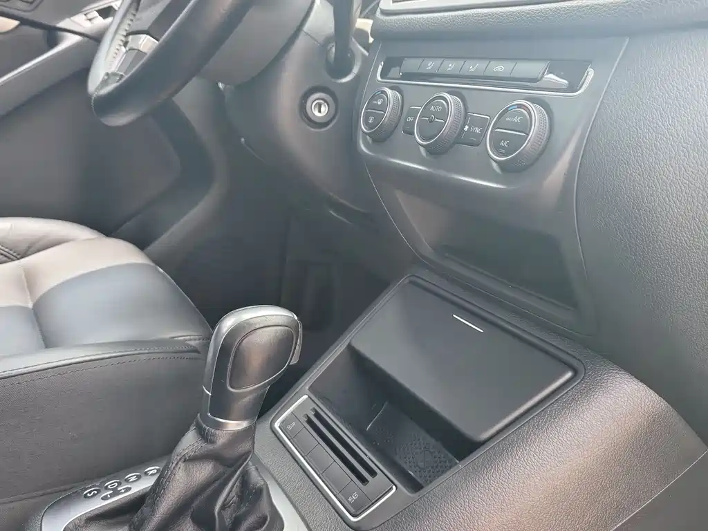 Volkswagen Tiguan 2015 — фото 9