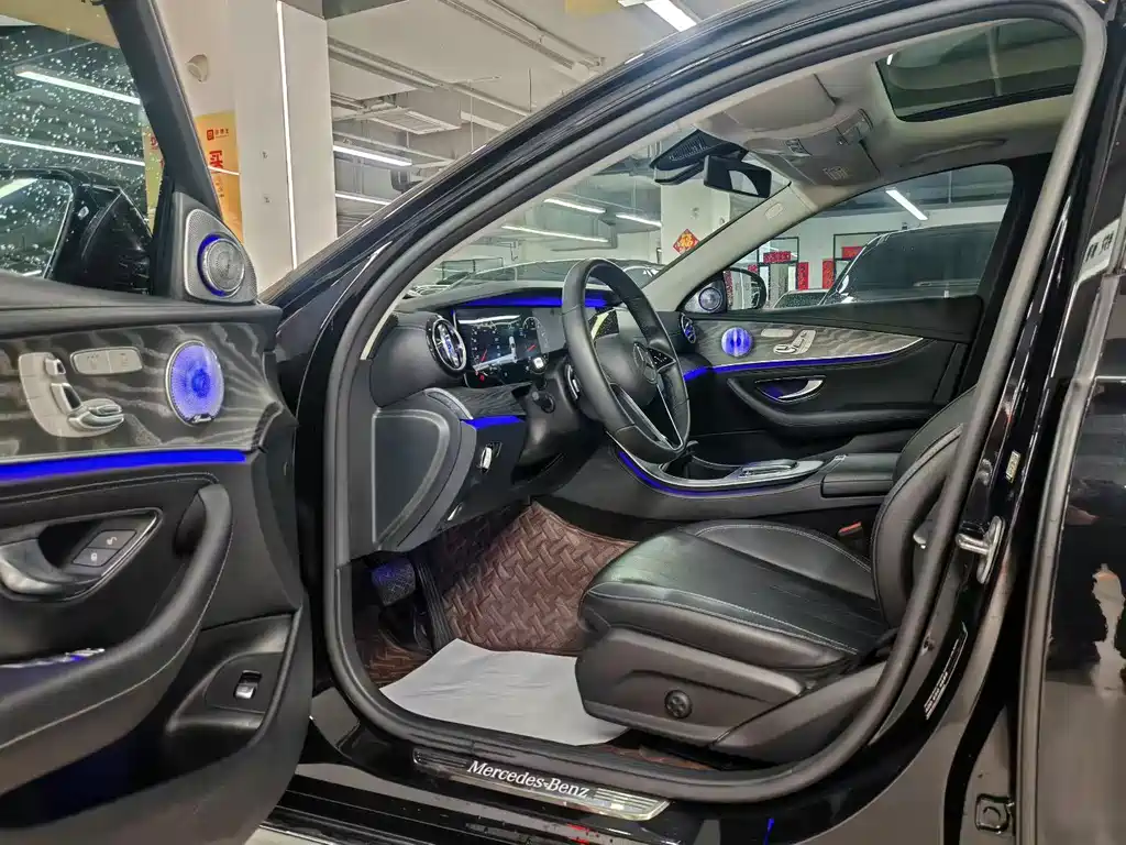 Mercedes-Benz E-Class 2023 — фото 4