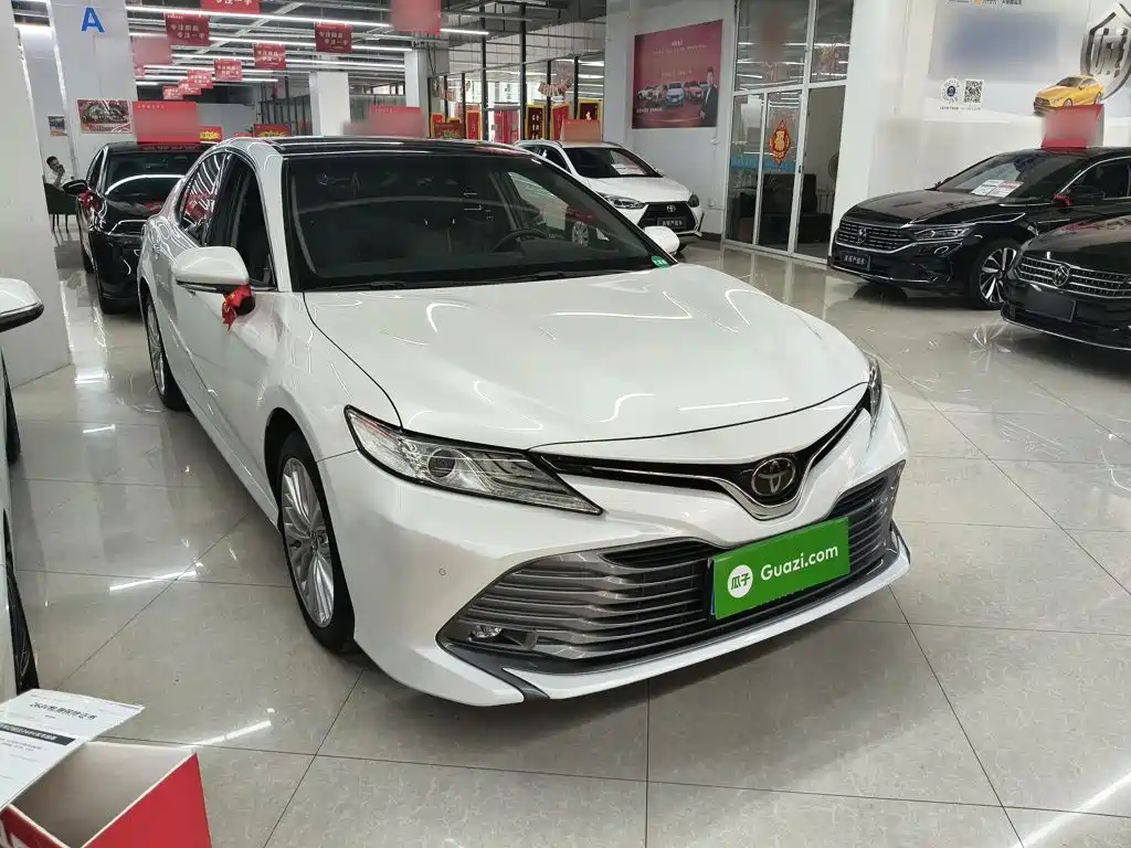 Toyota Camry 2020 — фото 11