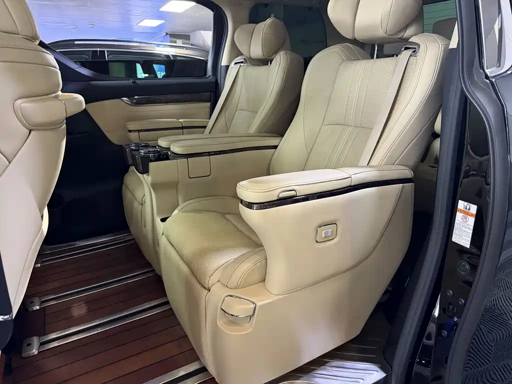 Toyota Alphard 2020