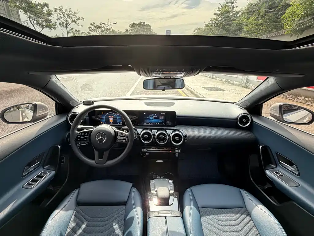 Mercedes-Benz A-Class 2022 — фото 13