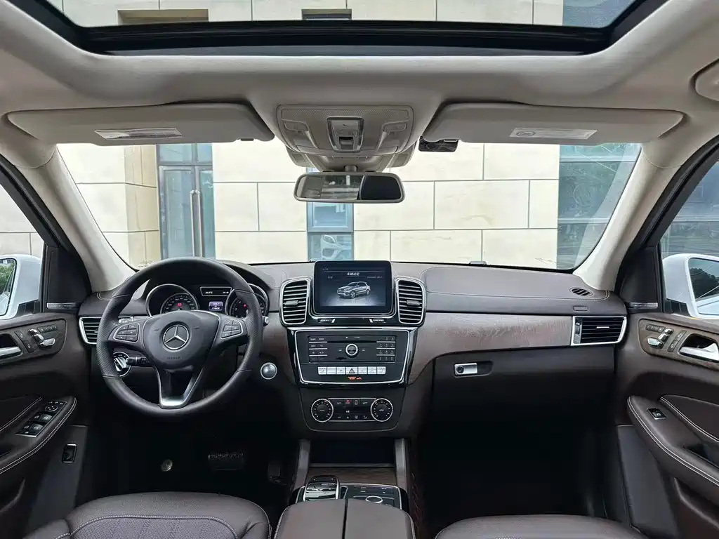Mercedes-Benz GLE 2017 — фото 15