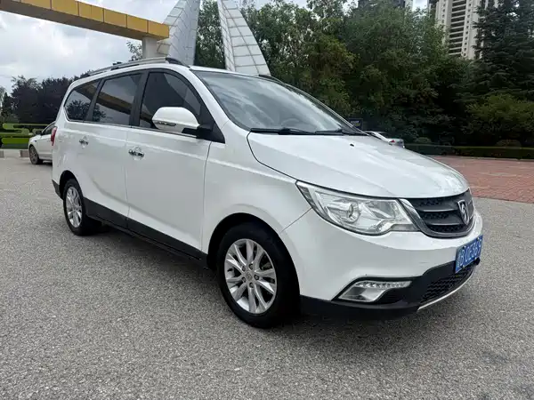 Baojun 730 2015