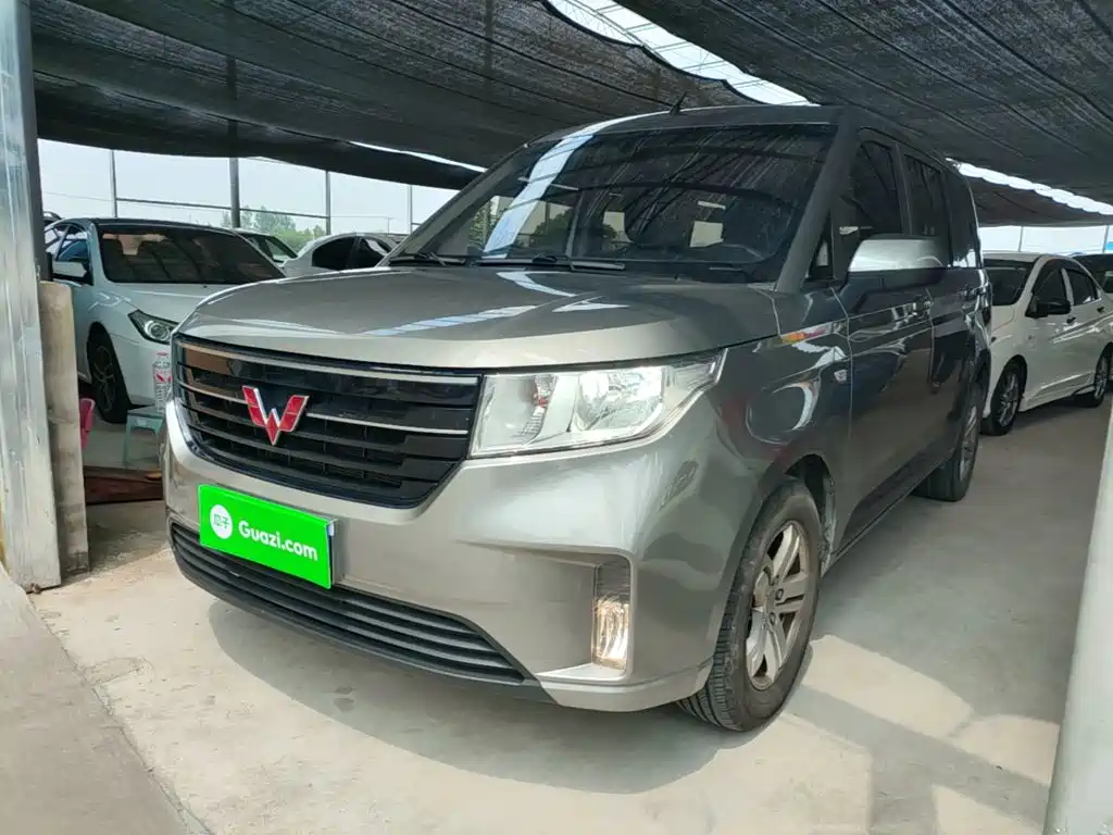 Wuling Hongguang PLUS 2019 — фото 1