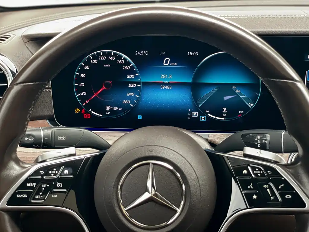 Mercedes-Benz E-Class 2022 — фото 13