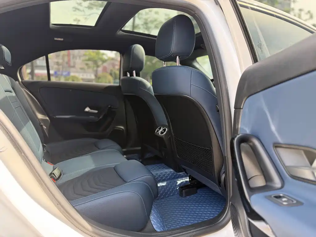 Mercedes-Benz A-Class 2022 — фото 10