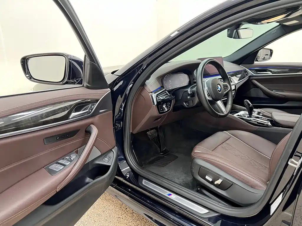 BMW 5 Series 2022 — фото 13
