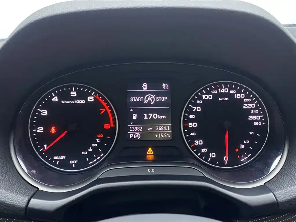 Audi Q2L 2023 — фото 15
