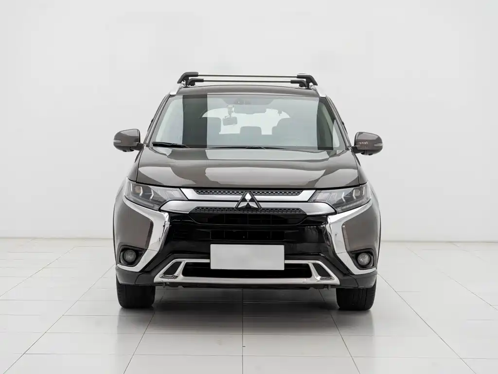 Mitsubishi Outlander 2019 — фото 2