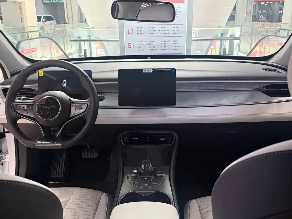 BYD Seal 05 DM-i 2025 — фото 6