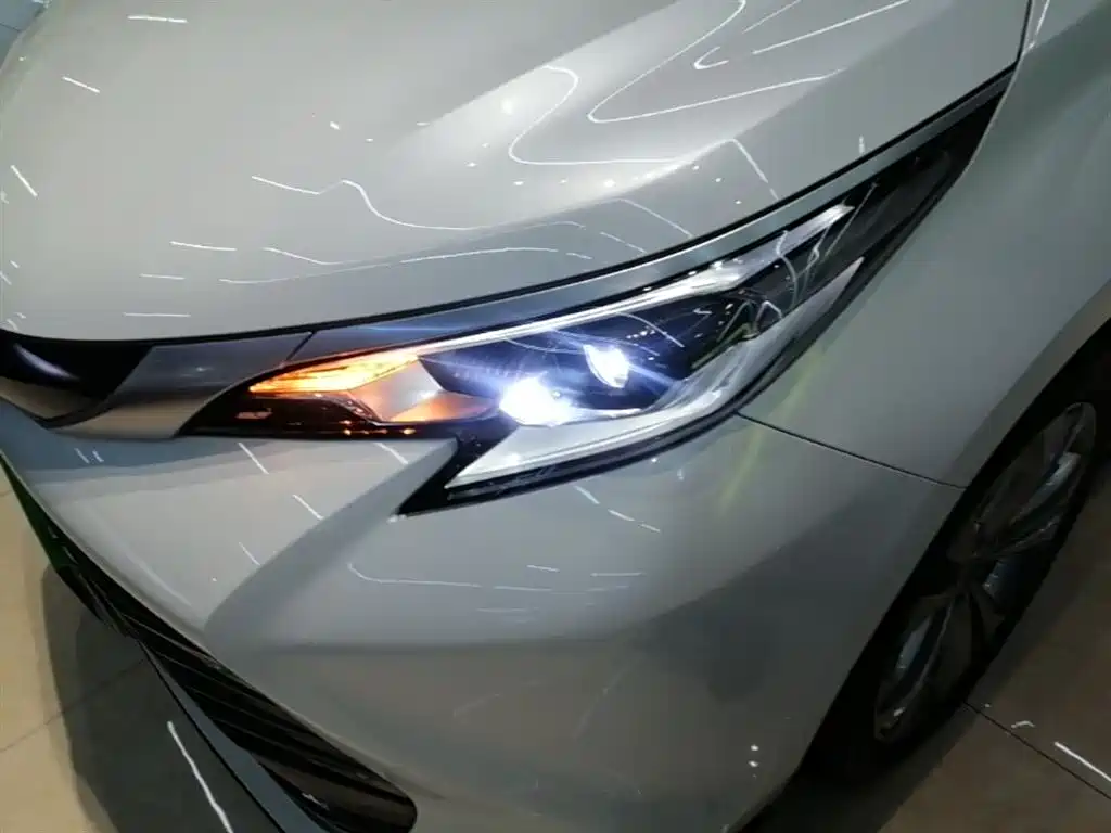 Toyota Sienna 2024 — фото 24