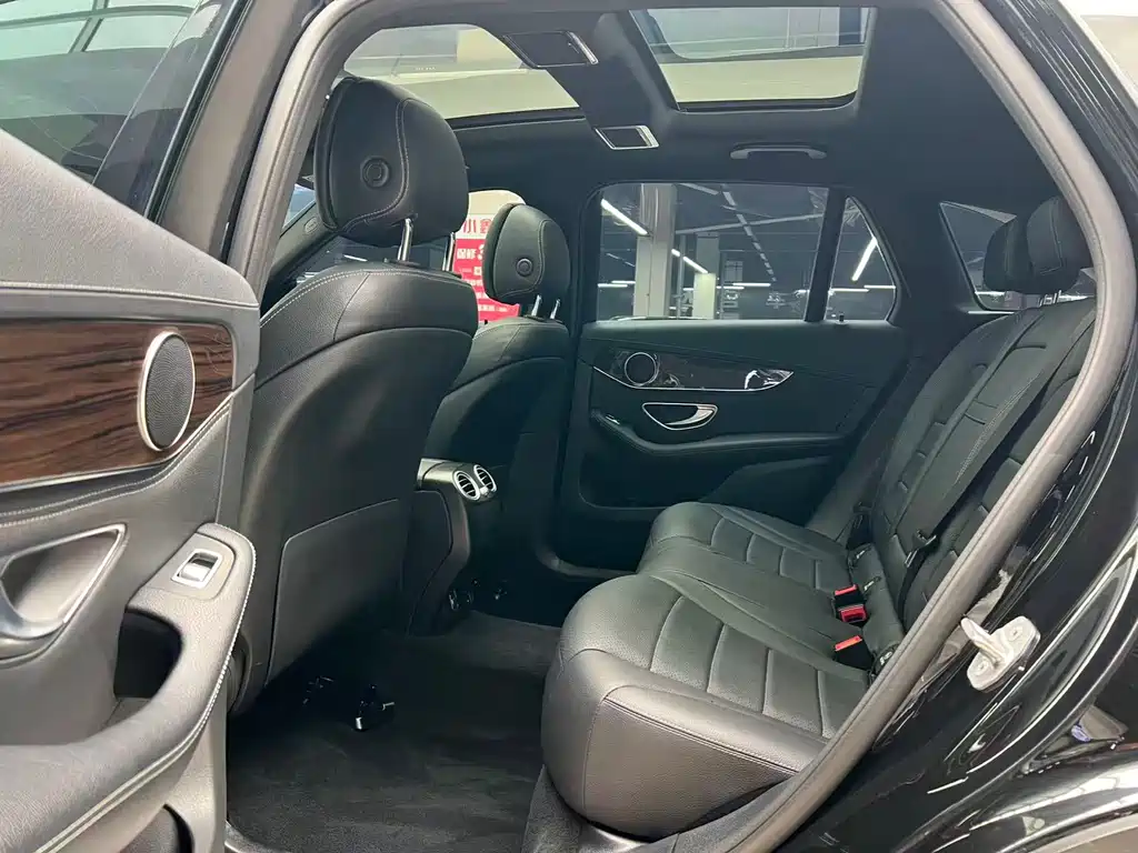 Mercedes-Benz GLC 2019 — фото 15