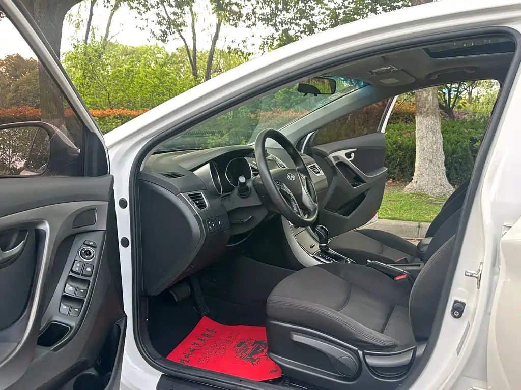 Hyundai Elantra Langdong 2018 — фото 8
