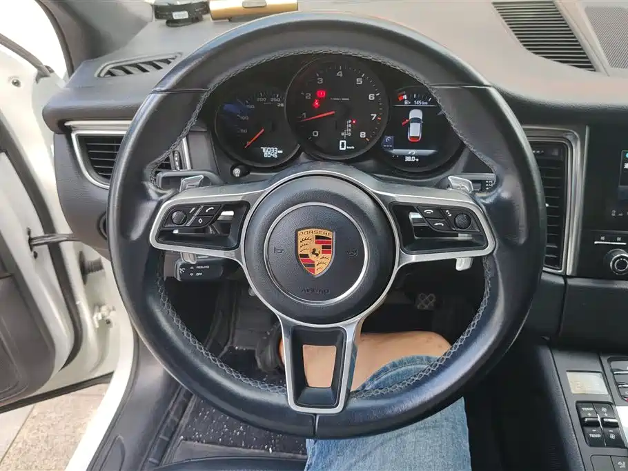 Porsche Macan 2016 — фото 15