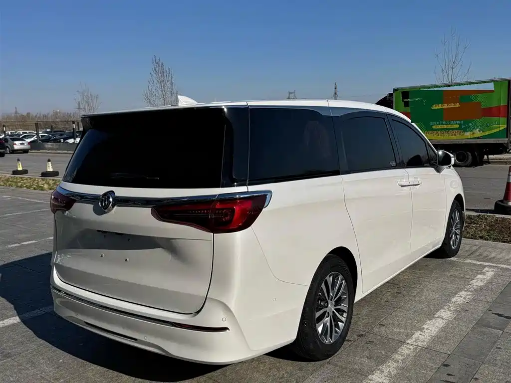 Buick GL8 2021