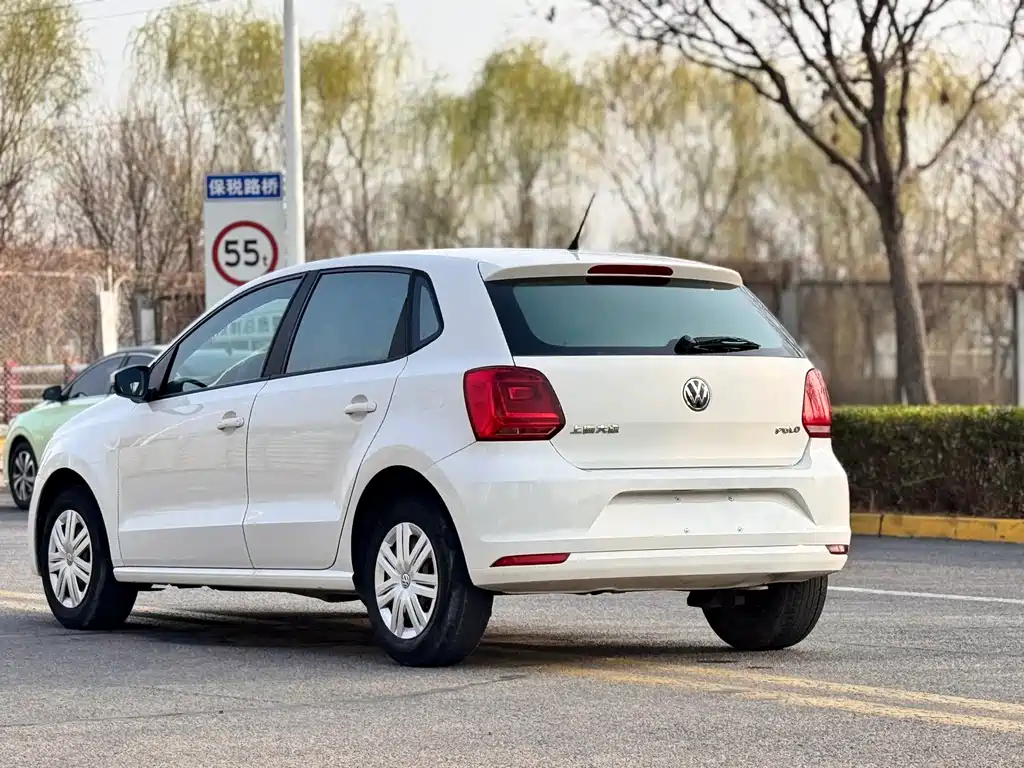 Volkswagen Polo 2015 — фото 22