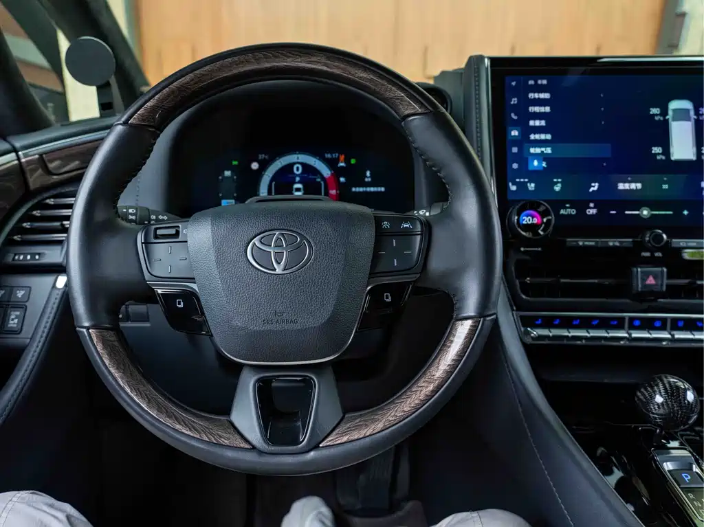 Toyota Vellfire 2023 — фото 7