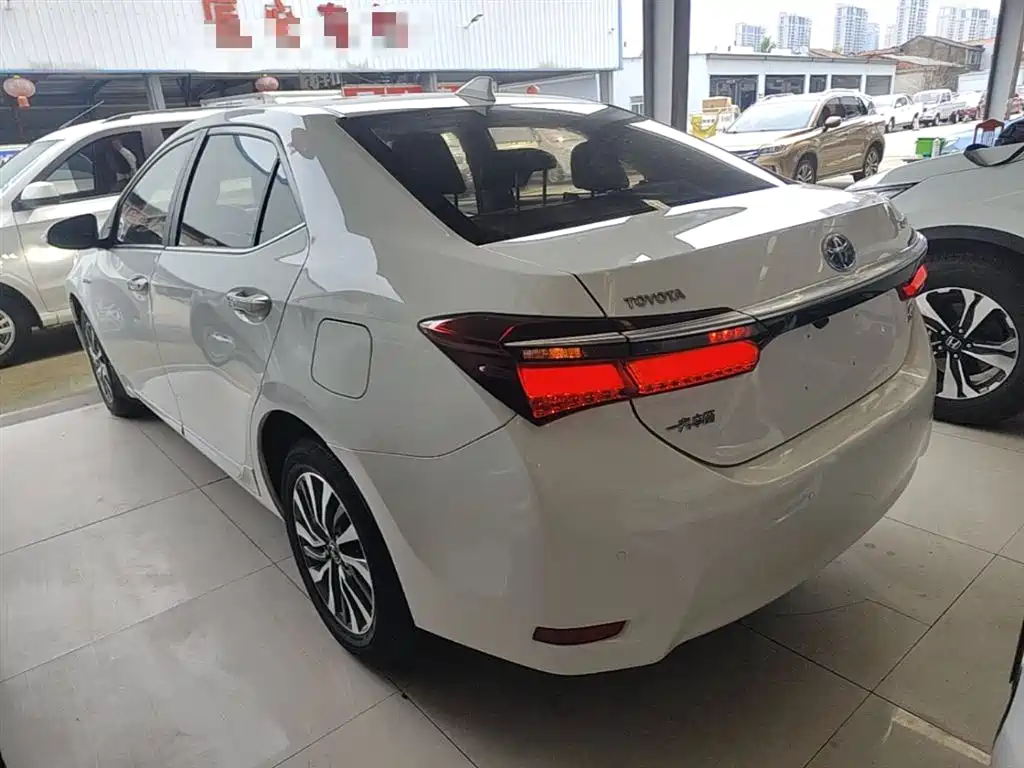 Toyota Corolla 2019 — фото 23