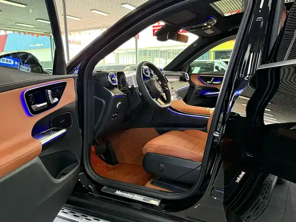 Mercedes-Benz GLC 2025