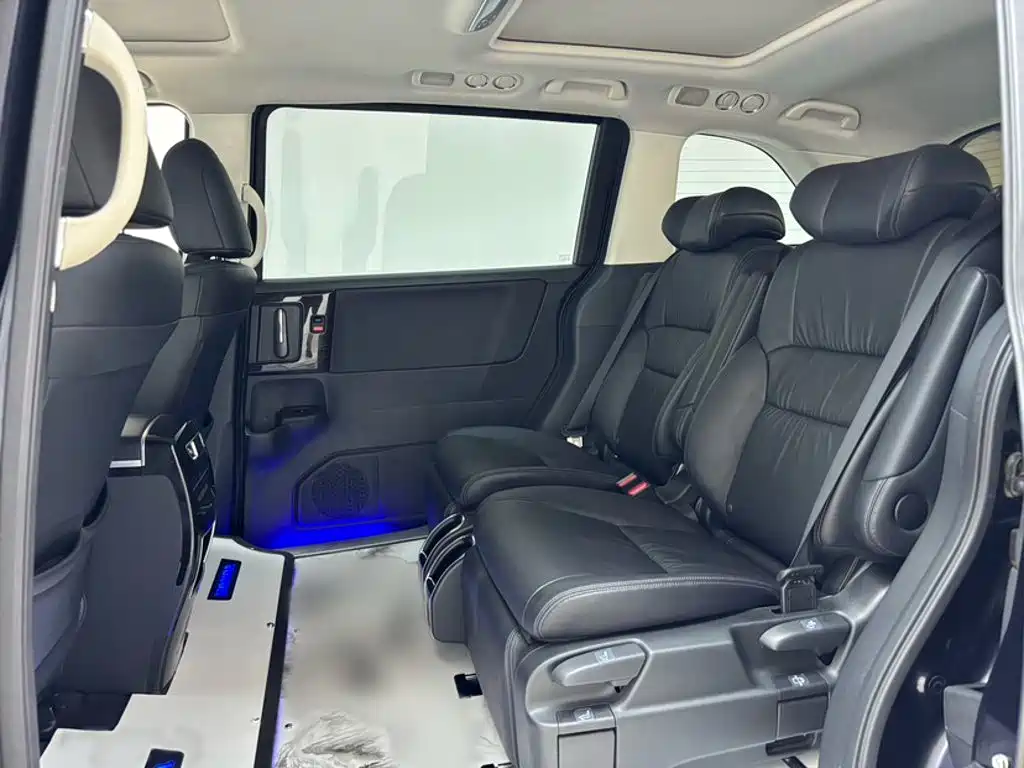 Honda Odyssey 2018 — фото 24