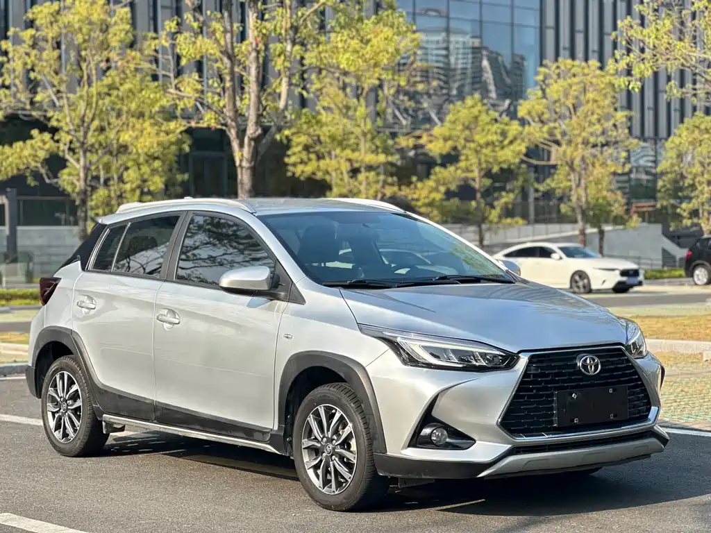 Toyota Yaris L 2022 — фото 3