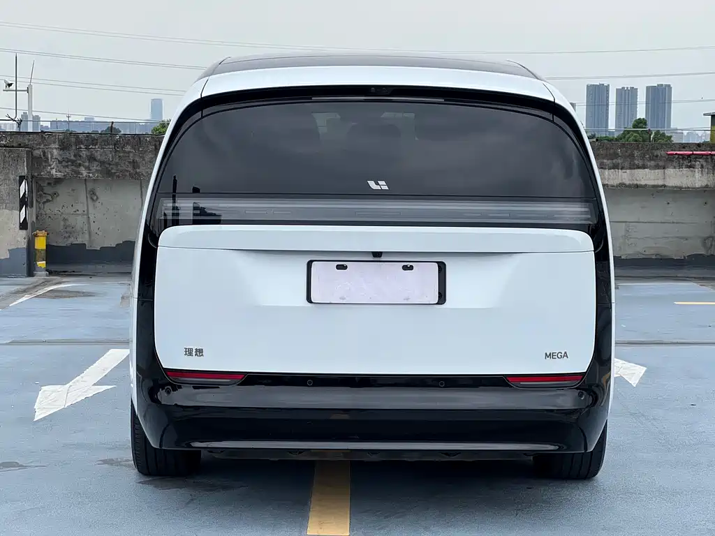 Li Auto Li MEGA 2025