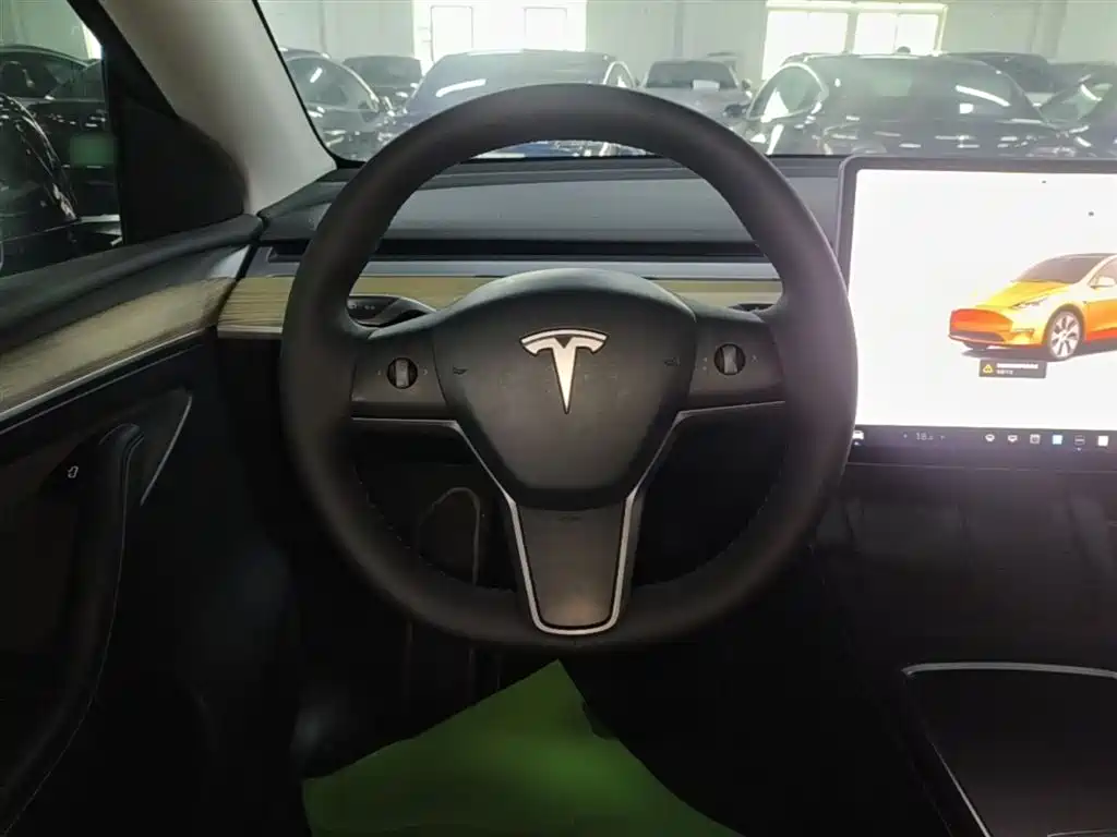 Tesla Model Y 2022 — фото 11