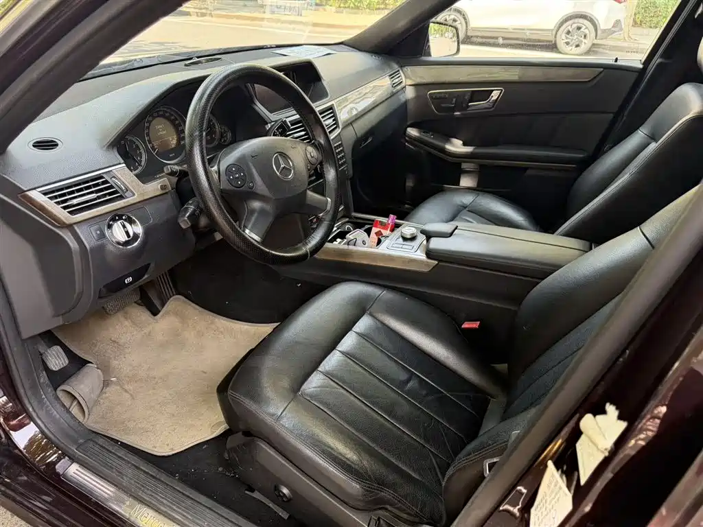 Mercedes-Benz E-Class 2010