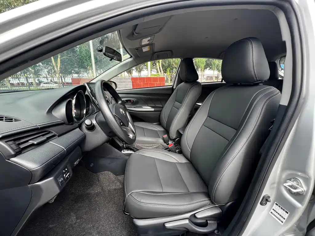 Toyota Yaris L 2022