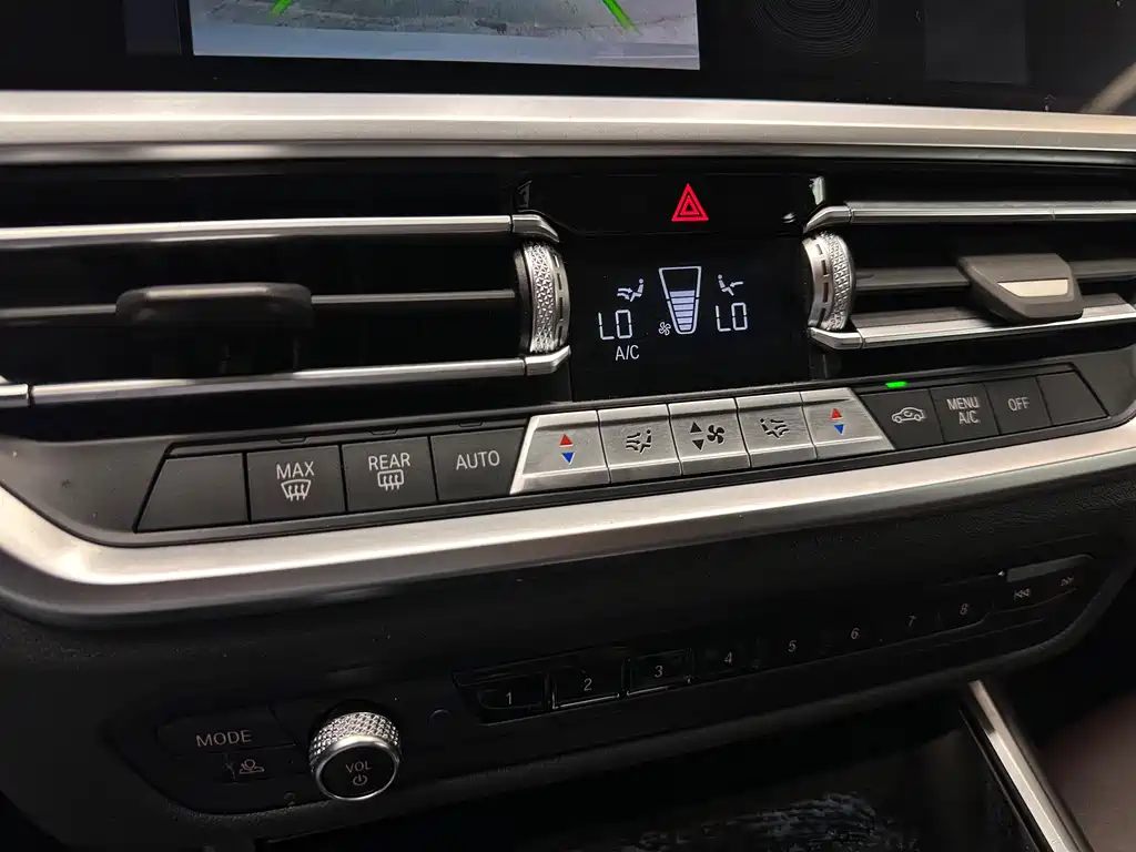 BMW 3 Series 2022 — фото 16