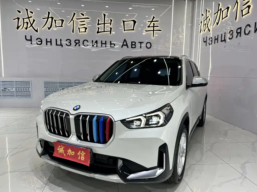 BMW X1 2024 — фото 1