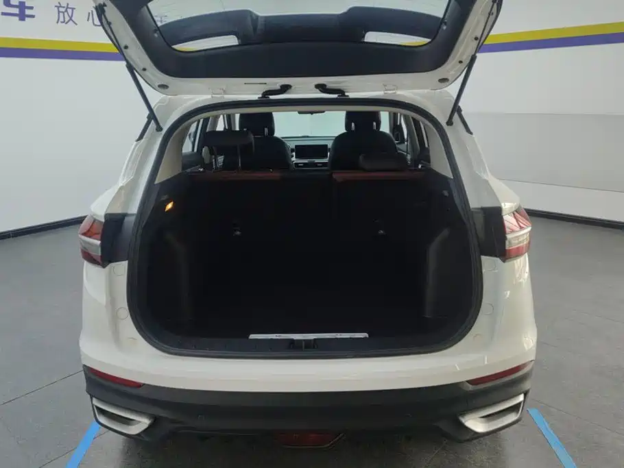 Geely Binyue 2021