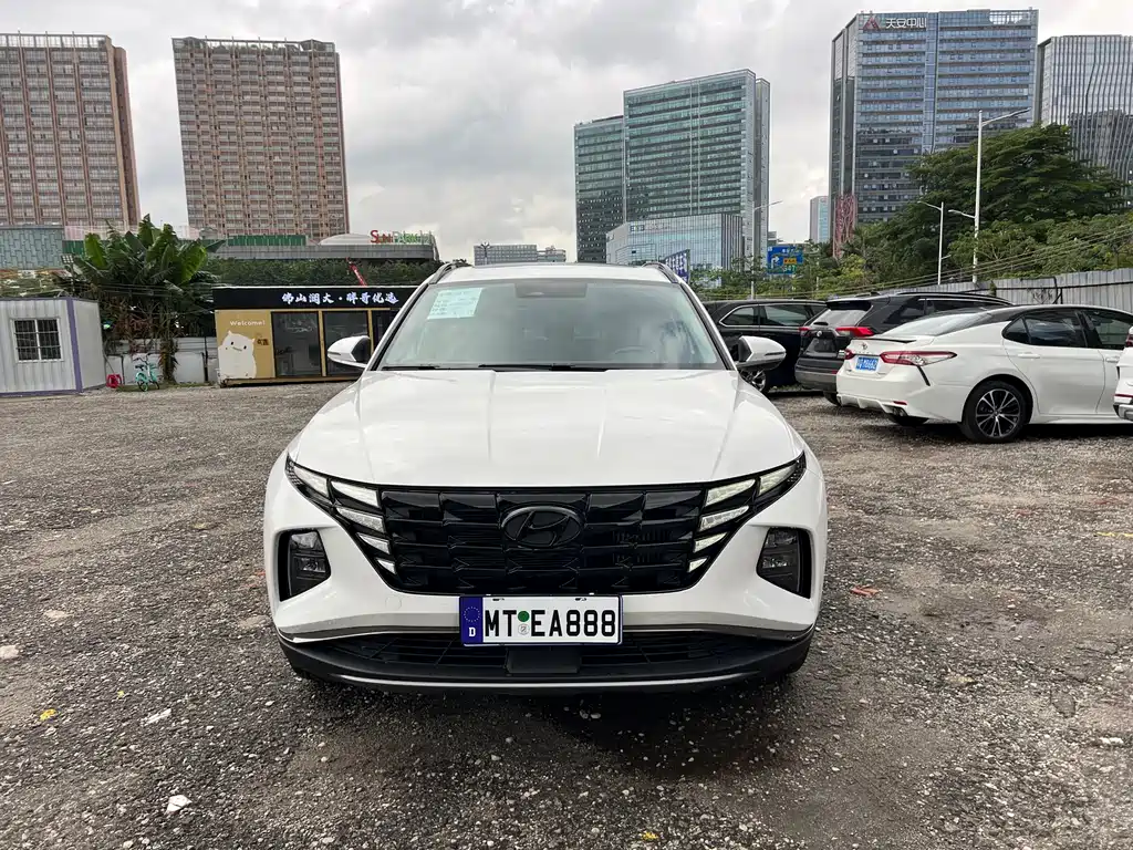 Hyundai Tucson 2023 — фото 2