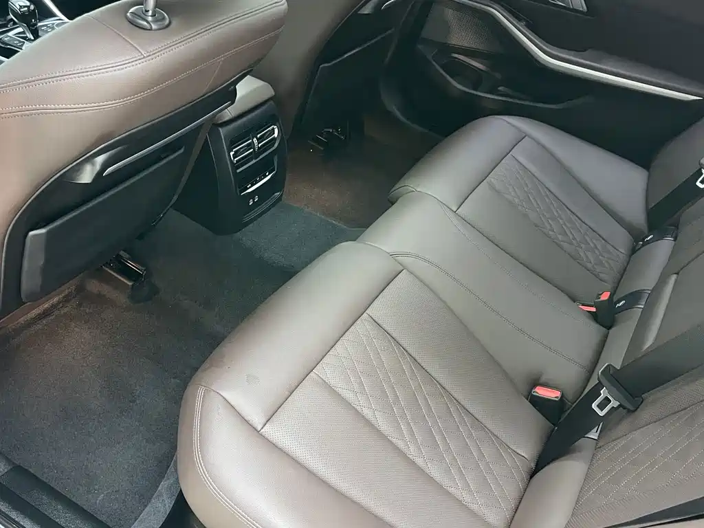 BMW 3 Series 2022 — фото 13