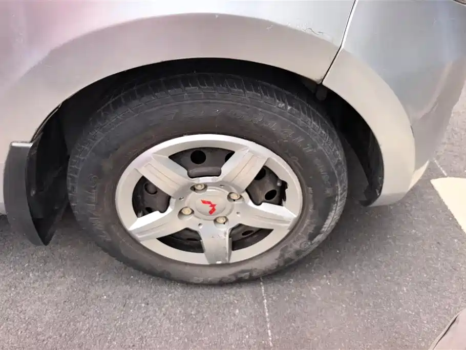Wuling Hongguang 2014